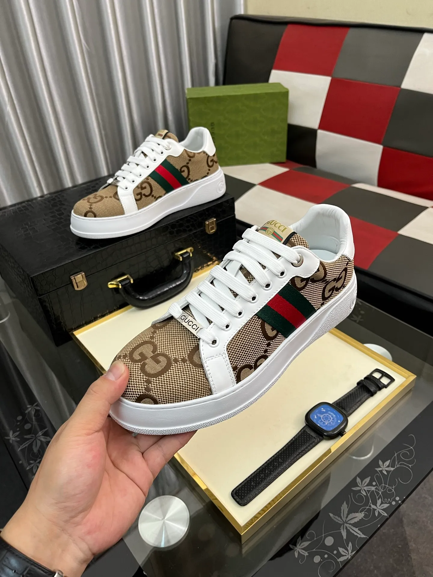 Men's Men's Shoes 💰420⌚️⌚️《Gucci*》The latest hot style casual shoes, top brand [seduce] luxury~purchase, top~quality. [Strong] The upper is made of imported breathable cowhide with material ➕ breathable sheepskin feet (•) and fine workmanship. The original stylish and stylish soft rubber wear-resistant outsole is light and comfortable on the foot. The real thing looks better when photographed in real life. 305: code: 38-44, 3️⃣ colors available